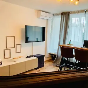 Apartment Flat 8